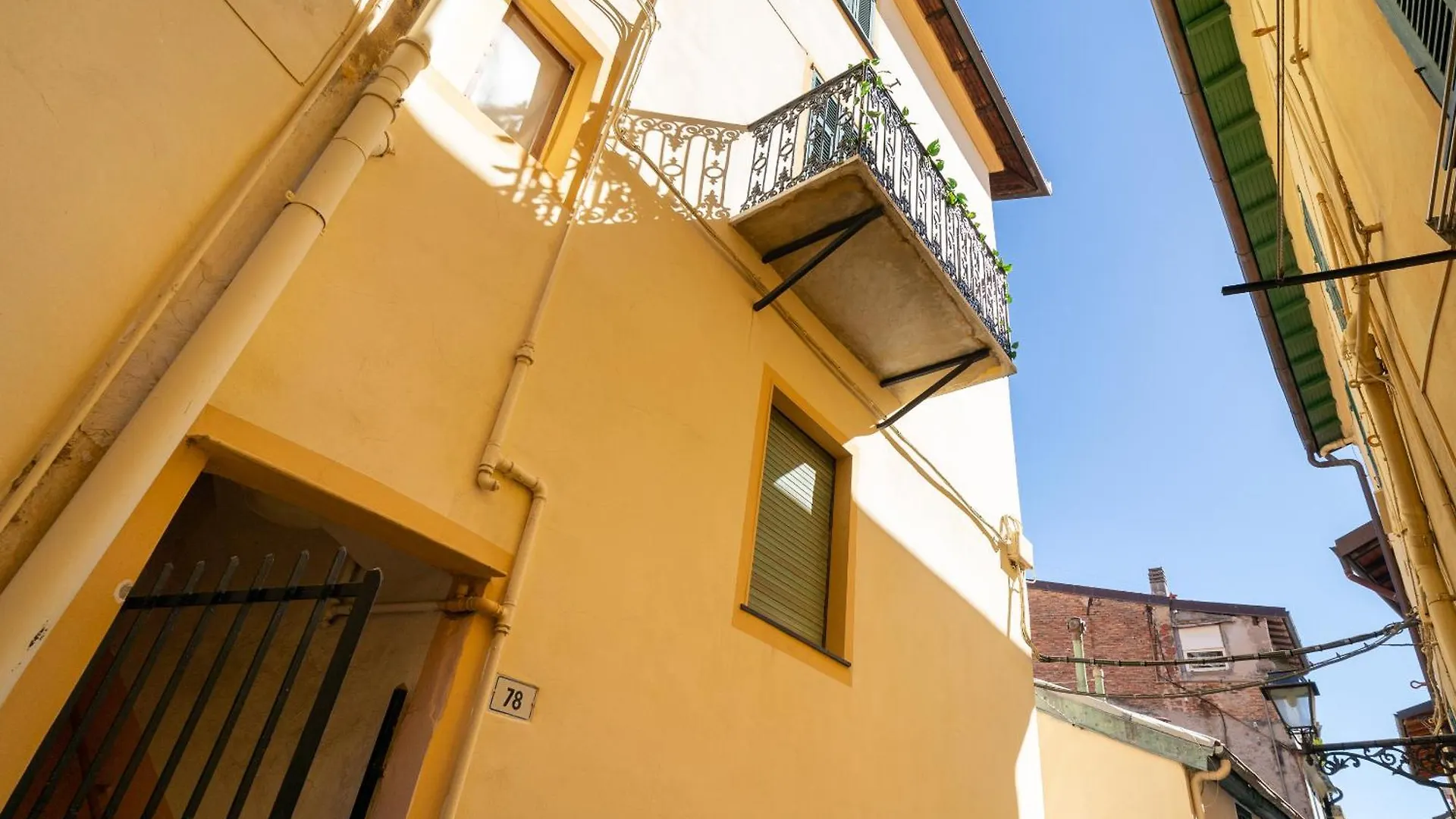Apartment Azurea Home Central & Roomy Flat Sanremo
