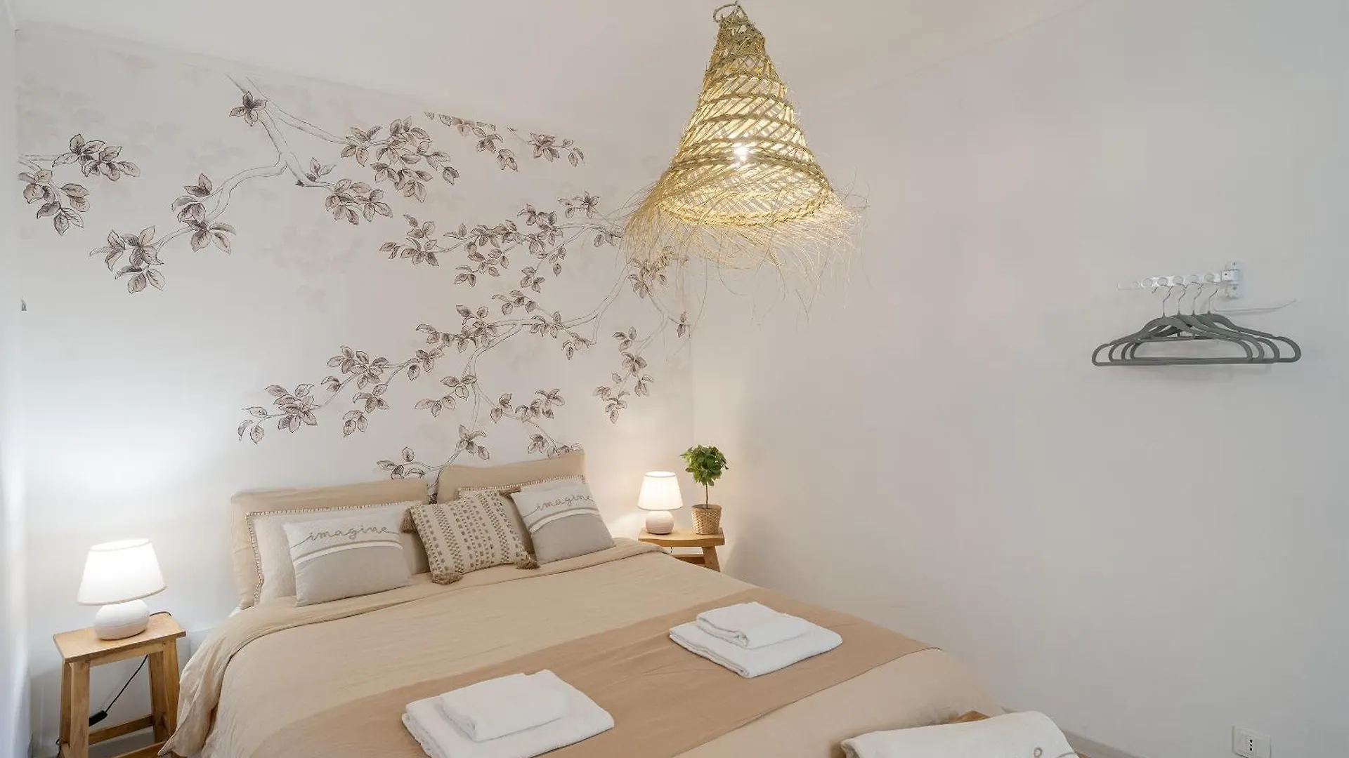Apartment Azurea Home Central & Roomy Flat Sanremo