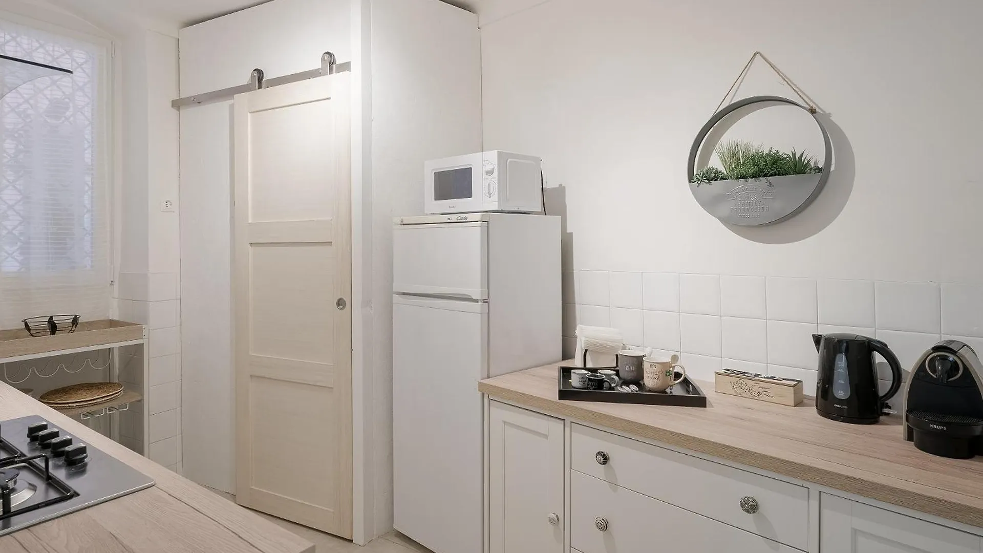 Azurea Home Central & Roomy Flat Sanremo Apartment