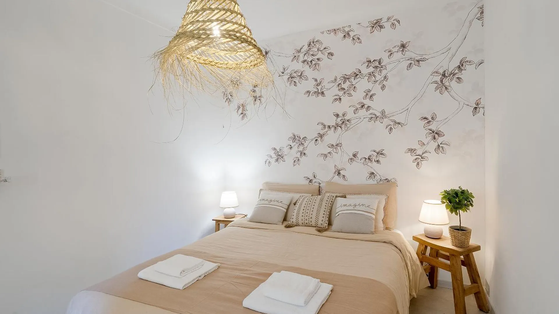 Apartment Azurea Home Central & Roomy Flat Sanremo Italy