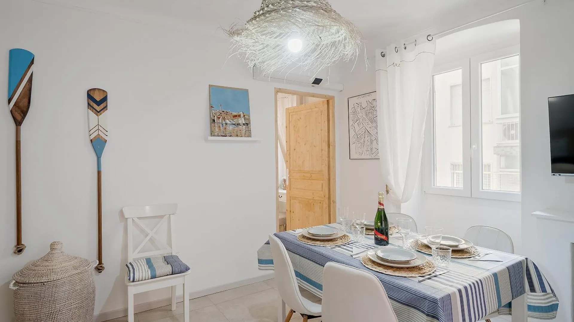 Azurea Home Central & Roomy Flat Sanremo Lägenhet
